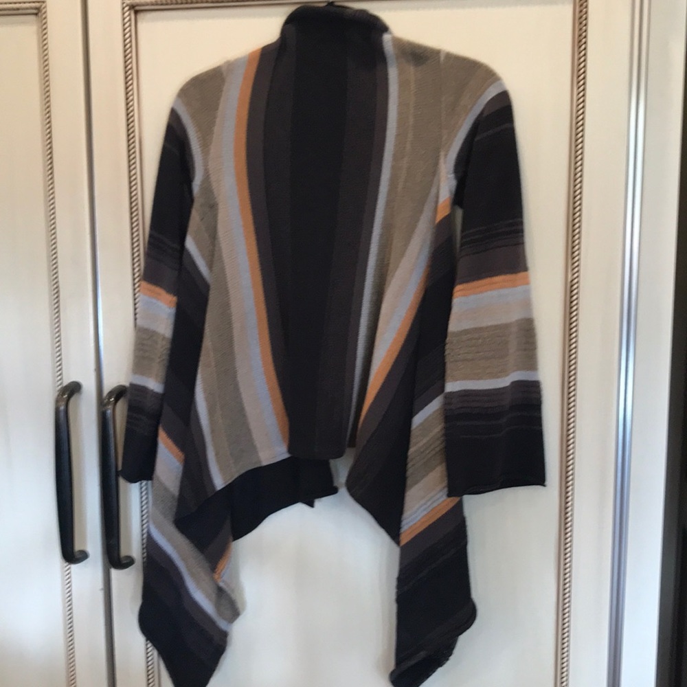 Sweater - Picture 2 of 4